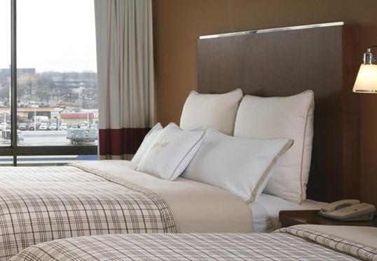 Отель Four Points Philadelphia Northeast Экстерьер фото